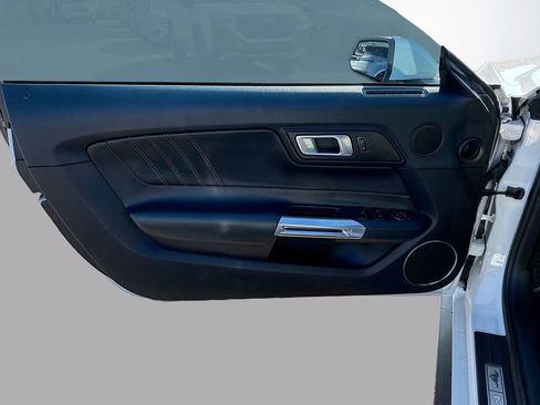 Used 2018 Ford Mustang Premium image 22