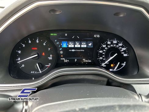 Used 2021 Toyota Avalon XLE image 25