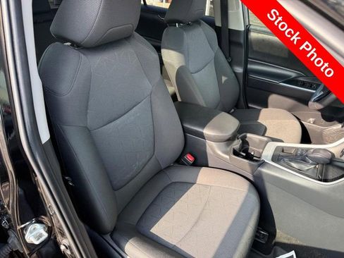 Used 2025 Toyota RAV4 XLE w/ Convenience Package image 11
