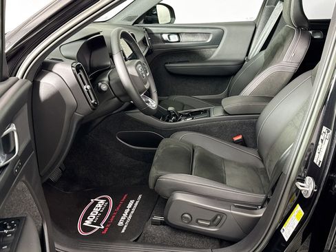 Used 2023 Volvo XC40 Recharge Plus AWD/4WD image 20