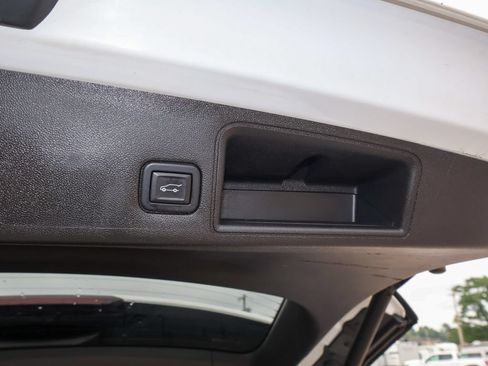 Used 2020 GMC Terrain SLE w/ Driver Convenience Package AWD/4WD image 6