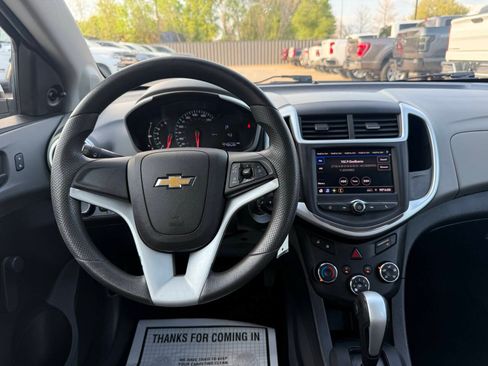 Used 2020 Chevrolet Sonic LT FWD image 21