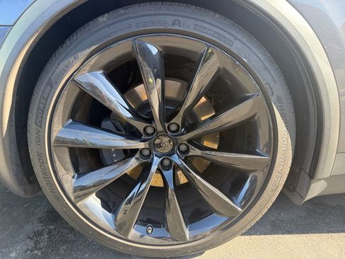 Used 2018 Tesla Model X 75D AWD/4WD image 18