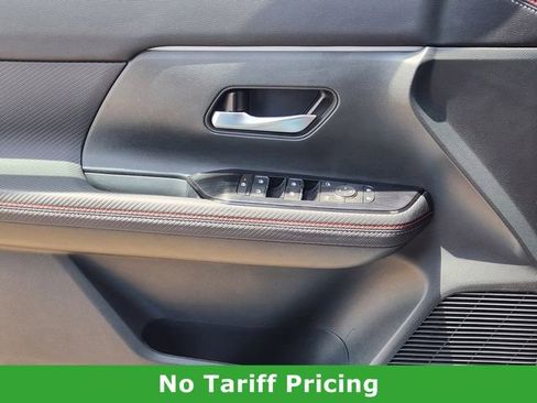 Used 2025 Nissan Kicks SR AWD/4WD image 22