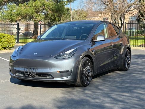 Used 2022 Tesla Model Y Performance image 1