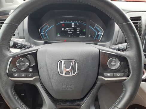 Used 2023 Honda Odyssey Touring image 12