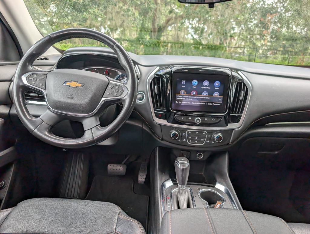 Used 2020 Chevrolet Traverse LT w/ Driver Confidence II Package AWD/4WD image 11