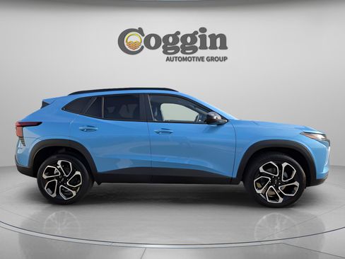 New 2026 Chevrolet Trax RS w/ Sunroof Package image 4