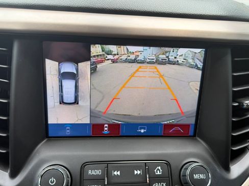Used 2017 GMC Acadia Denali w/ Technology Package AWD/4WD image 29
