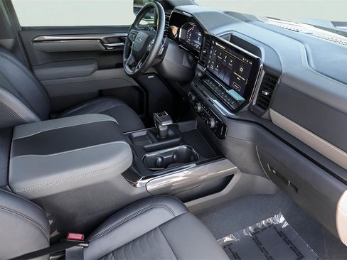 Certified 2025 Chevrolet Silverado 1500 ZR2 w/ Technology Package image 33