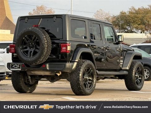 Used 2018 Jeep Wrangler Unlimited Sahara image 6
