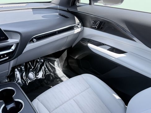 Used 2024 Cadillac Lyriq Luxury RWD image 61