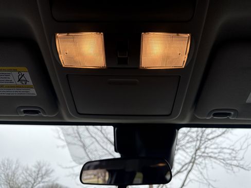 Used 2022 Nissan Frontier SV image 19