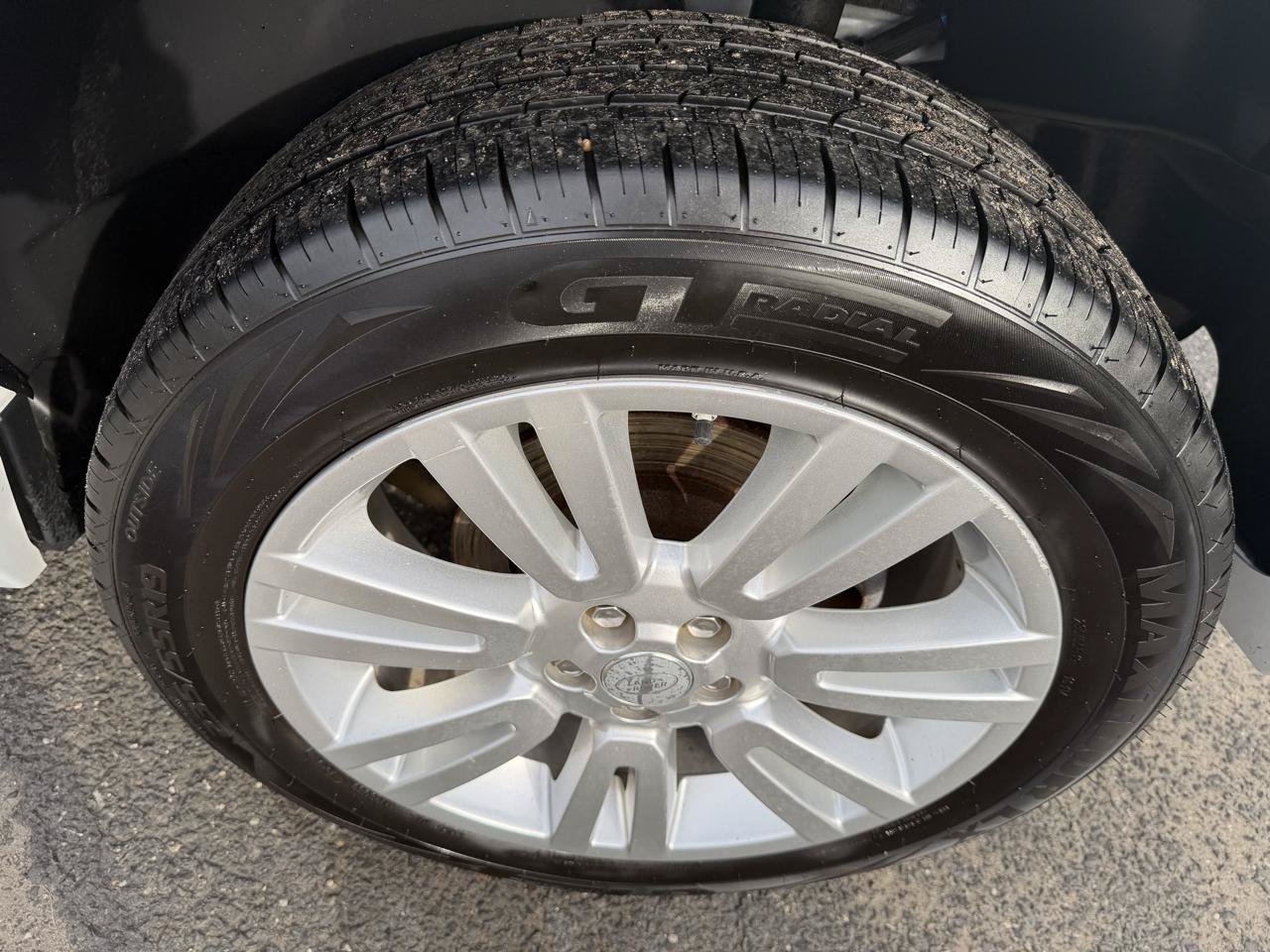 Used 2015 Land Rover LR2 AWD/4WD image 9