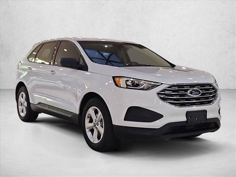 Used 2020 Ford Edge SE FWD image 3