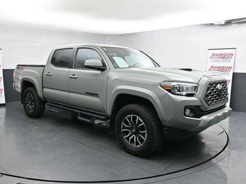 Used 2023 Toyota Tacoma TRD Sport image 2