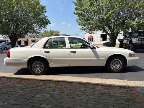 Used 2008 Mercury Grand Marquis GS RWD image 10