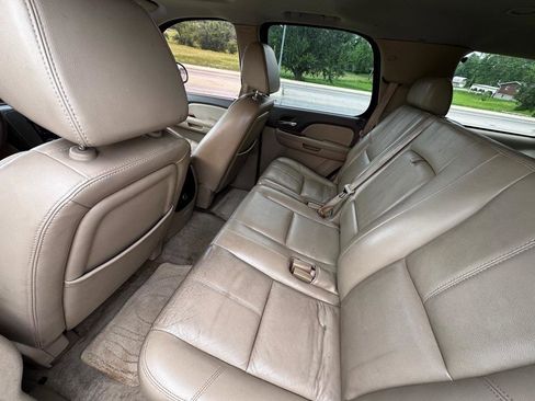 Used 2007 GMC Yukon SLT w/ SLT Preferred Equipment Group AWD/4WD image 10