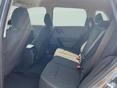 Used 2023 Nissan Rogue S image 6