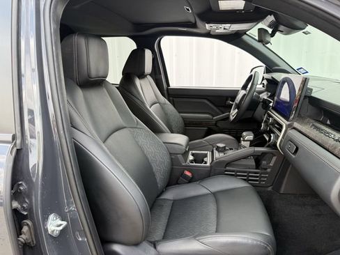 Used 2024 Toyota Tacoma Limited w/ Limited Package (LT) image 32