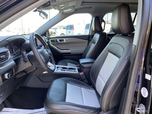 Used 2023 Ford Explorer XLT w/ Equipment Group 202A image 16