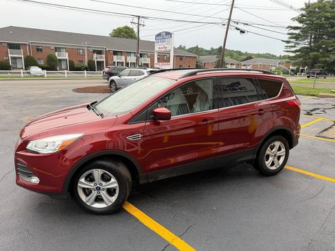 Used 2016 Ford Escape SE w/ Equipment Group 201A AWD/4WD image 3