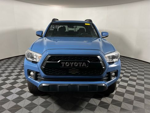 Certified 2019 Toyota Tacoma TRD Off-Road image 2