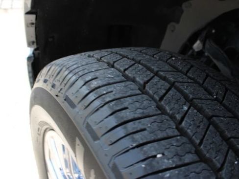 Used 2024 Ford F150 Lariat w/ Equipment Group 502A High AWD/4WD image 11
