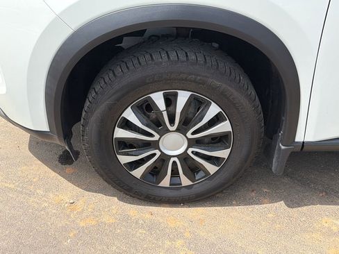 Used 2022 Nissan Rogue S AWD/4WD image 11