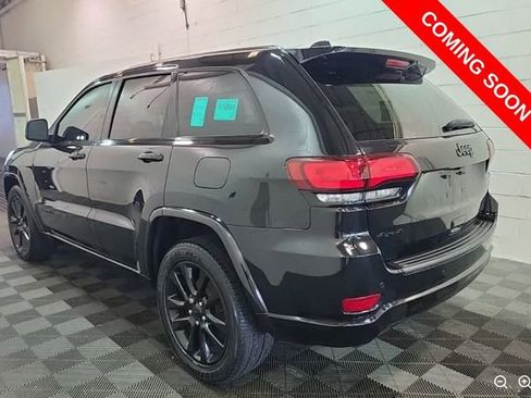 Used 2019 Jeep Grand Cherokee Altitude image 2
