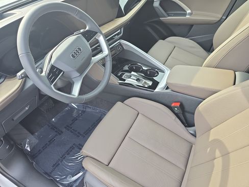 New 2025 Audi Q5 Premium Plus image 16