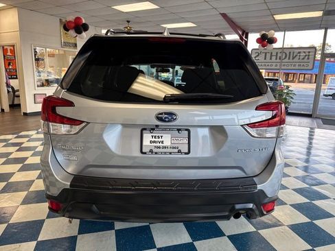 Used 2019 Subaru Forester Premium image 6