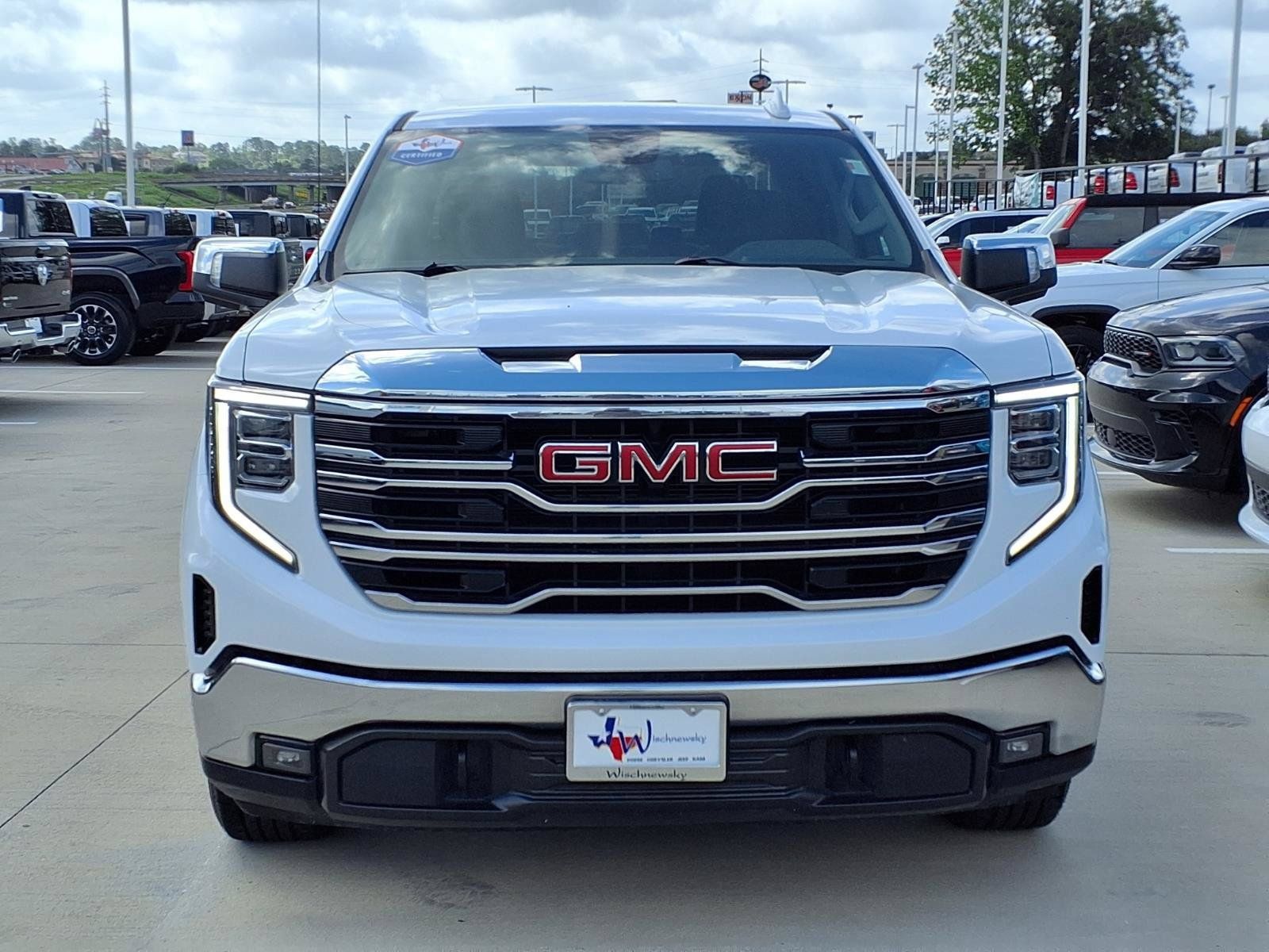 Used 2025 GMC Sierra 1500 SLT RWD image 4