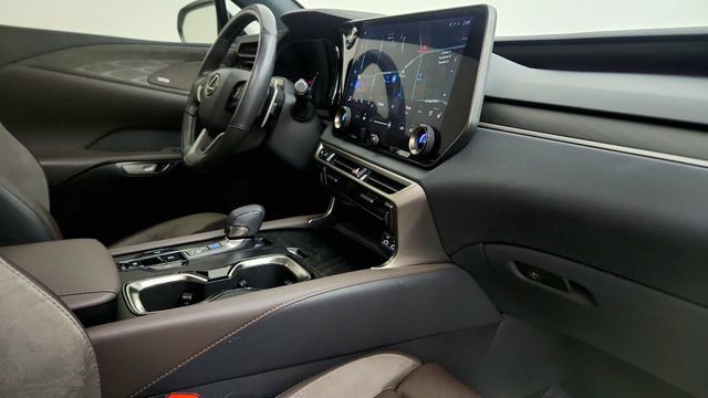 Used 2024 Lexus RX 350 FWD w/ Convenience Package image 34