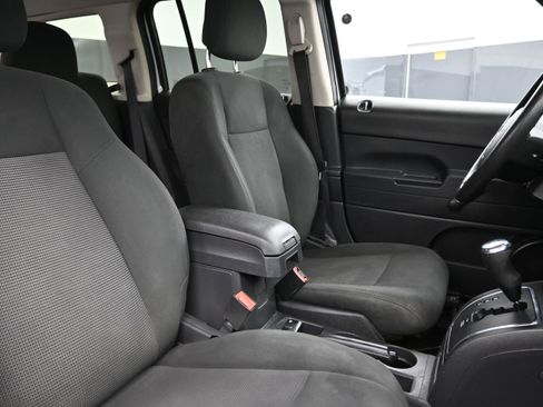 Used 2016 Jeep Patriot Sport AWD/4WD image 23