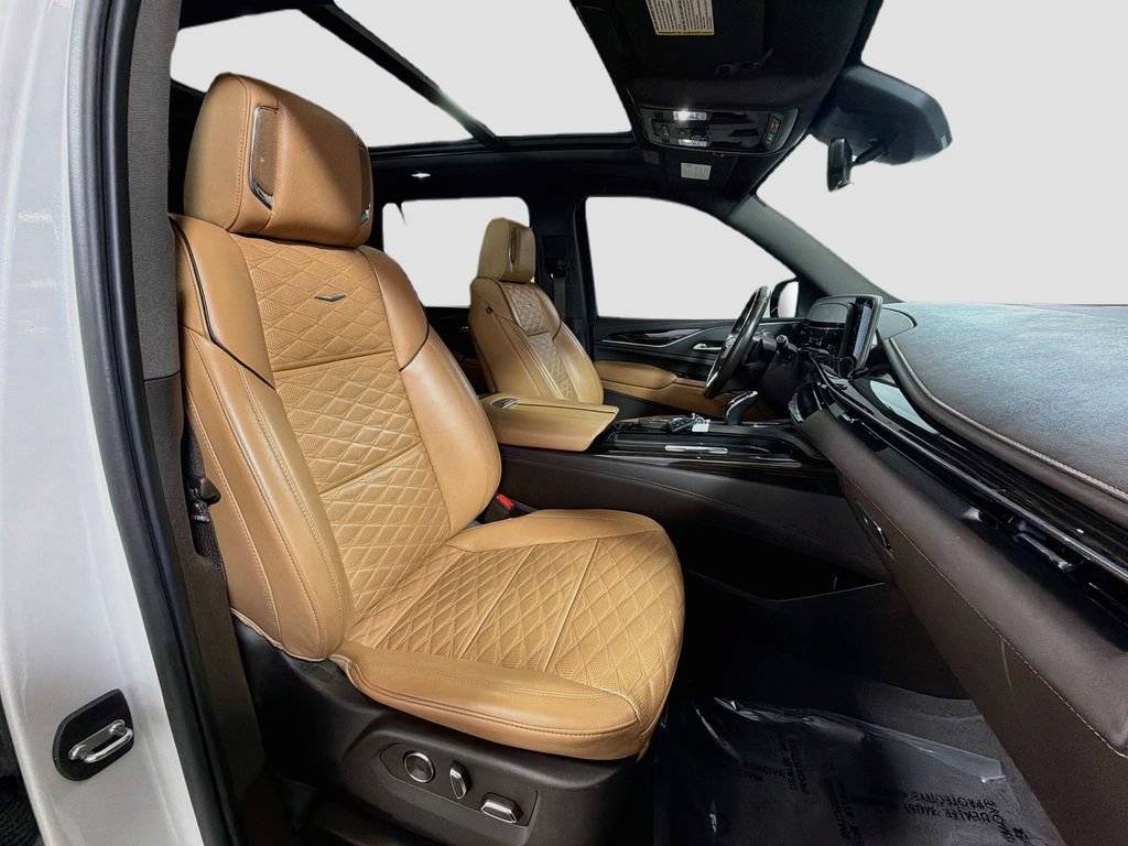 Used 2021 Cadillac Escalade Sport w/ Driver Assist Tech Package AWD/4WD image 32