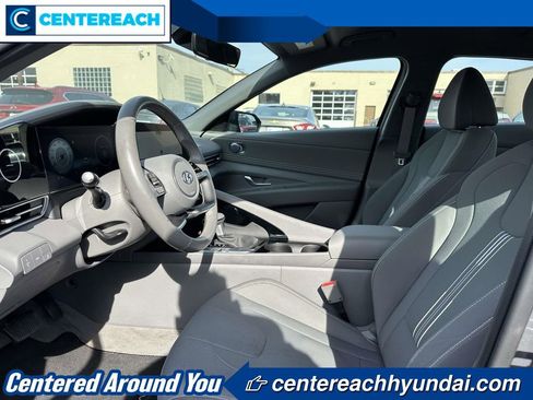 Used 2023 Hyundai Elantra SEL w/ Convenience Package image 12