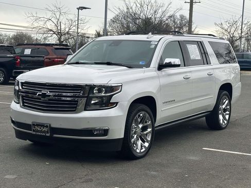 Used 2020 Chevrolet Suburban Premier w/ Premier 6.2L Value Package image 3