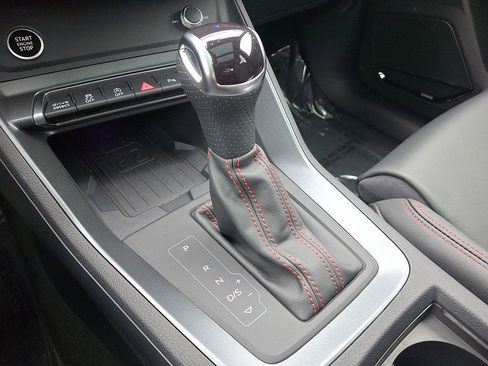 Certified 2025 Audi Q3 2.0T Premium Plus w/ Premium Plus Package image 16