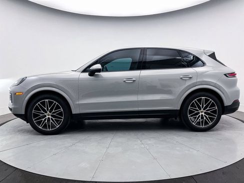 Used 2024 Porsche Cayenne image 42
