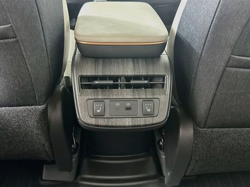 Used 2024 Nissan Ariya FWD image 28