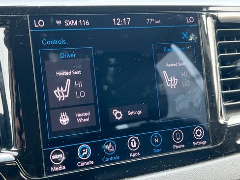 Used 2020 Chrysler Pacifica Touring-L Plus FWD image 8