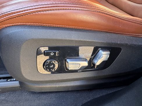 Used 2023 BMW X7 xDrive40i image 19