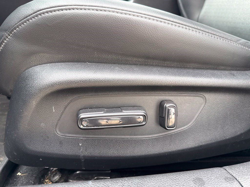 Used 2024 Honda Civic EX-L image 5