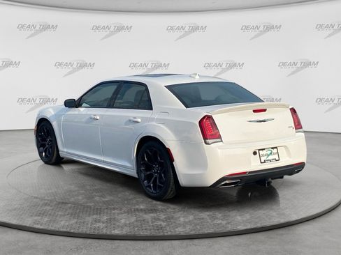 Used 2019 Chrysler 300 S w/ S Model Appearance Package RWD image 6