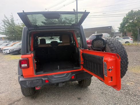 Used 2020 Jeep Wrangler Unlimited Rubicon w/ Dual Top Group AWD/4WD image 30