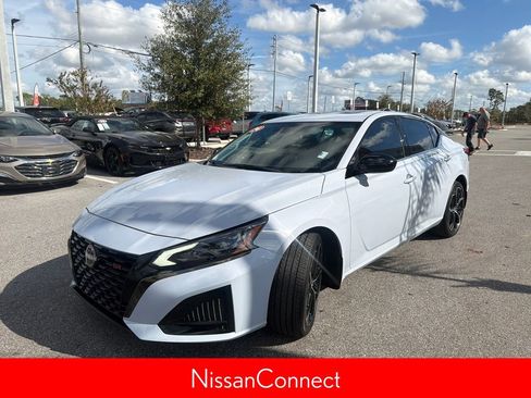 Certified 2024 Nissan Altima 2.5 SR w/ SR Premium Package image 4