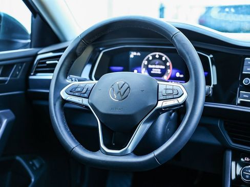 Used 2022 Volkswagen Jetta SE image 23