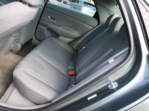 Used 2025 Hyundai Elantra Sport FWD image 13