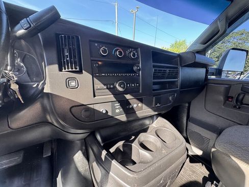 Used 2017 Chevrolet Express 3500 image 15